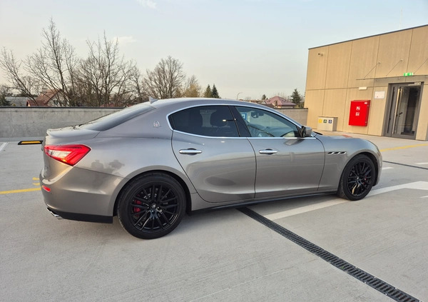 Maserati Ghibli cena 124500 przebieg: 99000, rok produkcji 2016 z Sulejówek małe 106